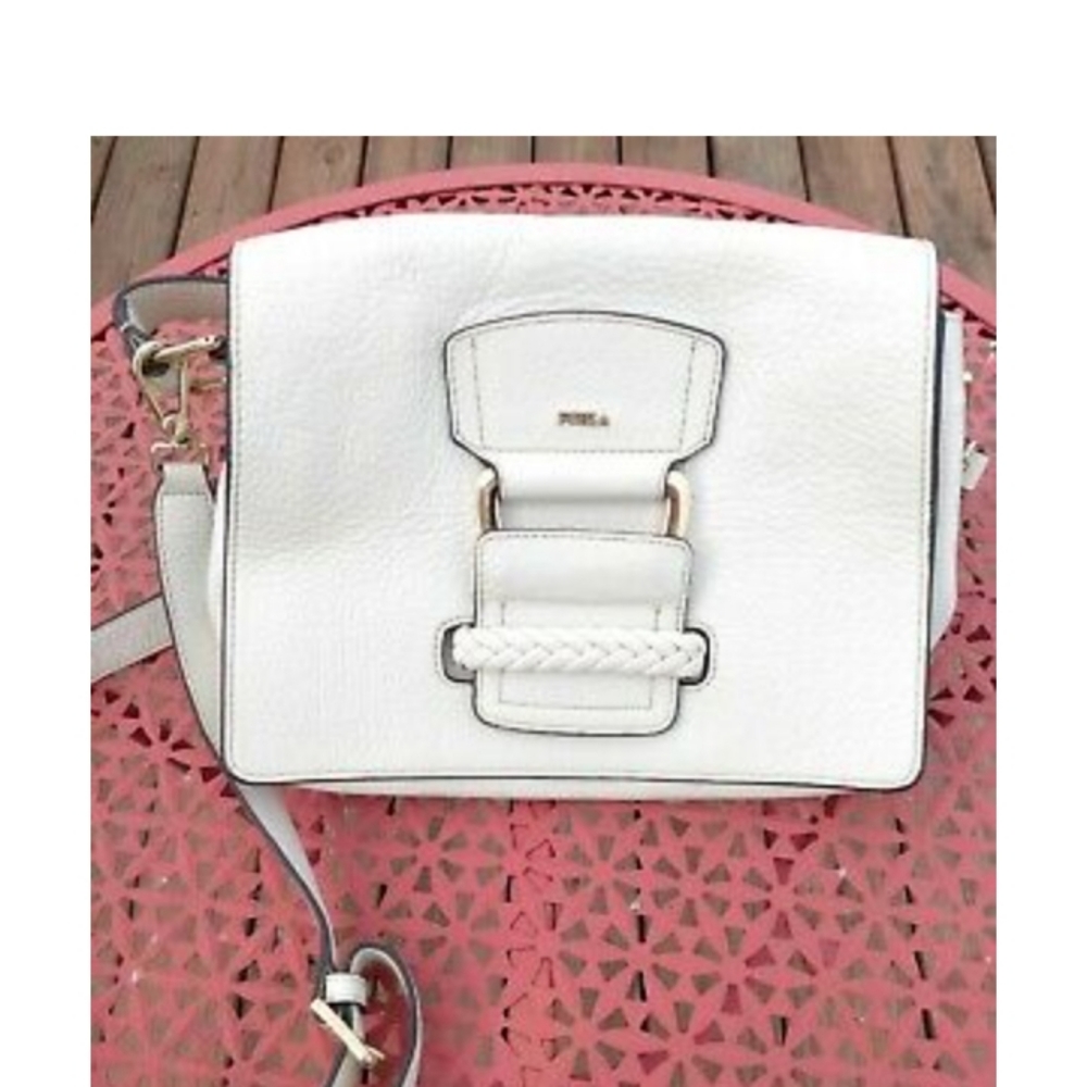 Furla white Rialto leather crossbody. Super nice - Picture 3 of 11